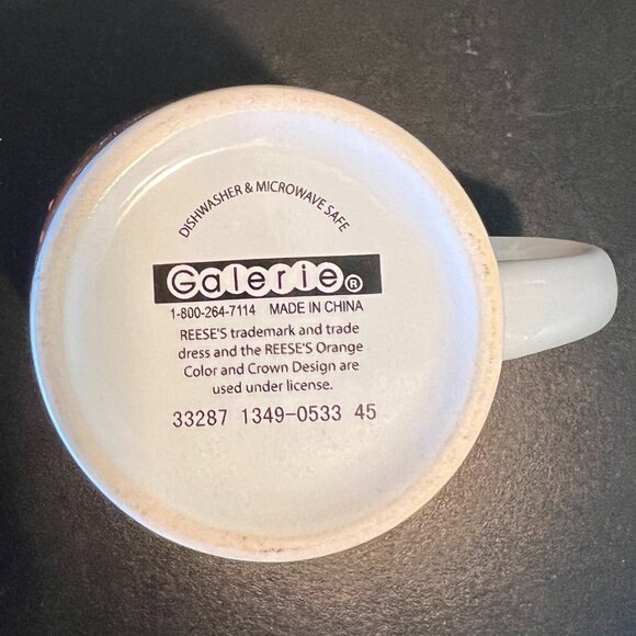 Reese’s Peanut Butter Cup Chocolate Candy Ceramic Mug - Picture 5 of 6